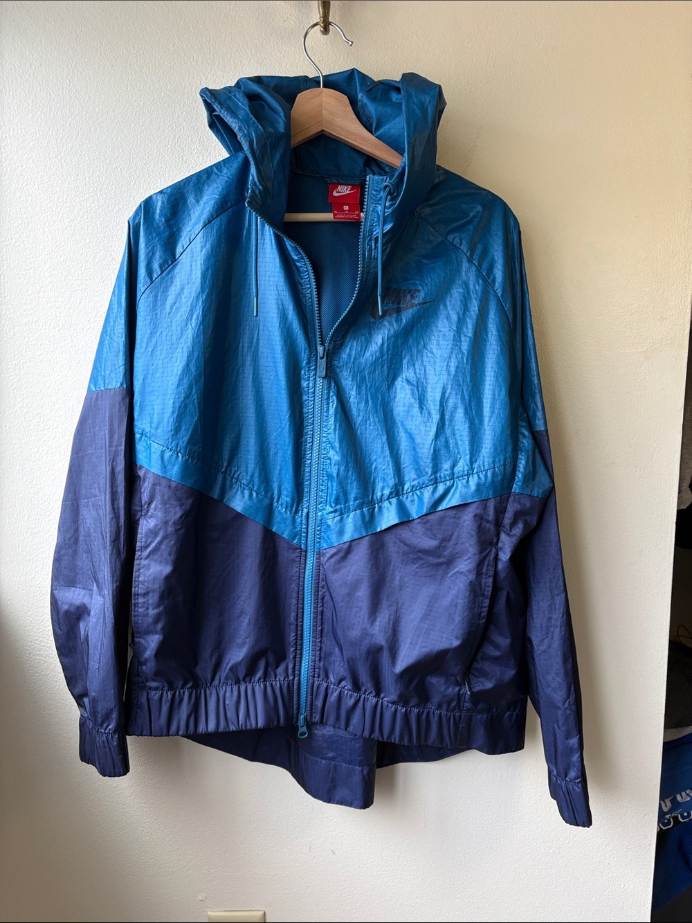 Nike Women’s Full Zip Blue Windbreaker Size XL